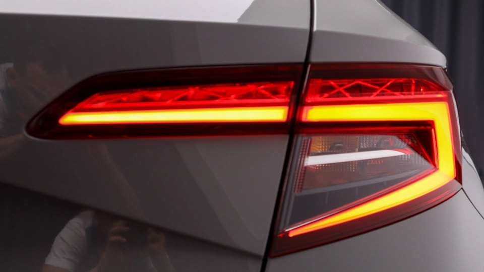Skoda Karoq 1.5 TSI DSG Panoramic PieleCrem SideAss LED Ambientale - imaginea 21