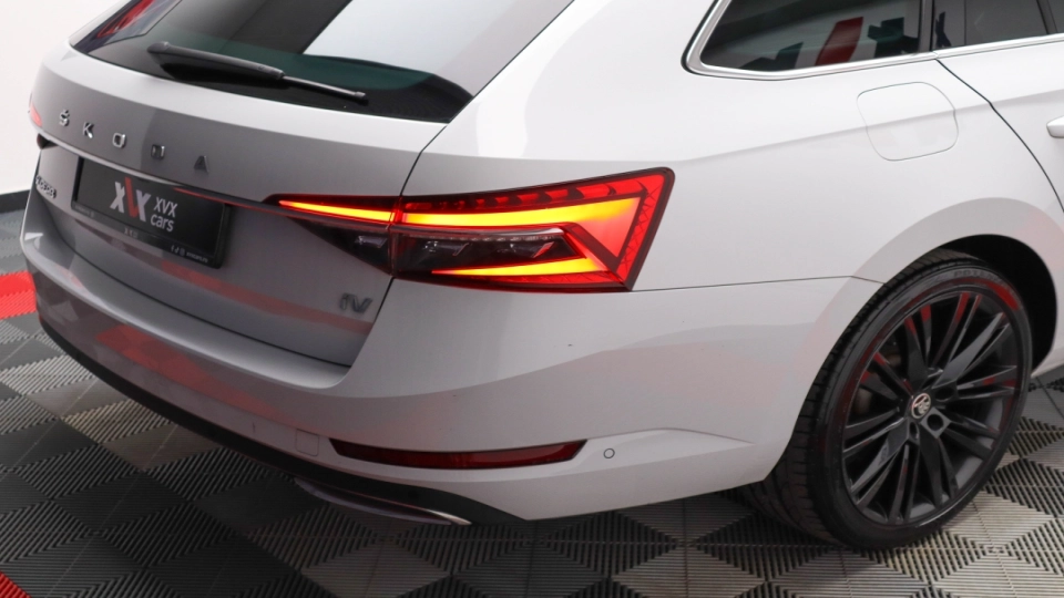 Skoda Superb Combi DSG PlugIn Pano Ventilatie Masaj Keyless ACC Matrix - imaginea 19