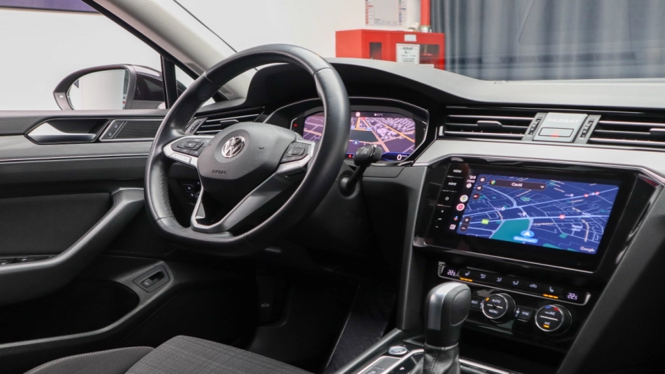 VW Passat Facelift 2.0 TDI DSG IQ Light Parktronic ACC VirtualCockpit - imaginea 32