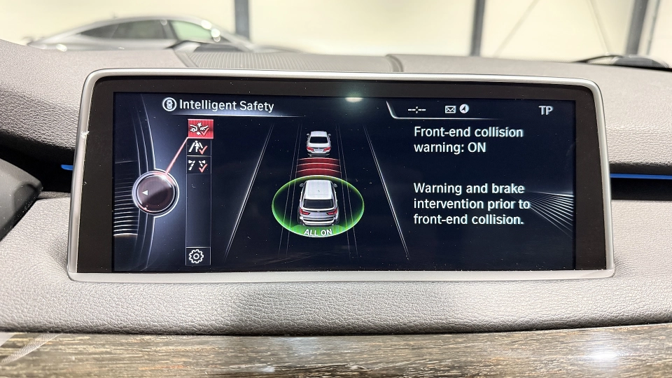 BMW X5 30d XDrive - Interior alb - Panoramic - Navi - Ambientale - imaginea 35