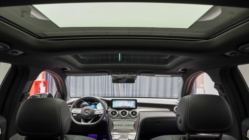 Mercedes GLC AMG 300e Panoramic MultiBeamLED Carbon PachAsistentaFull - imaginea 5