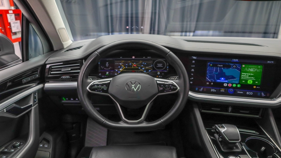 VW Touareg eHybrid Masaj Ventilatie Panoramic IQ Light Keyless Carlig - imaginea 29