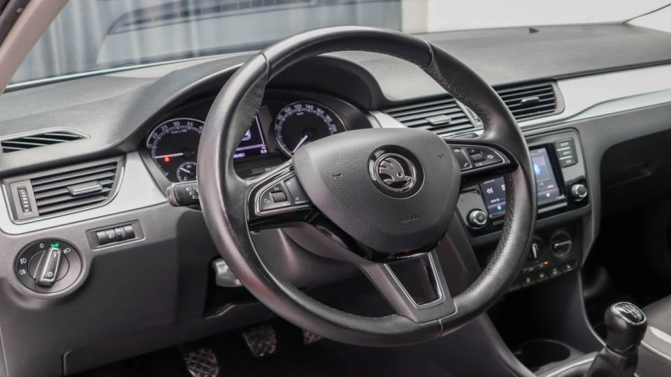 Skoda Rapid 1.6 Diesel Scaune Incalzite LED Garantie Istoric - imaginea 16