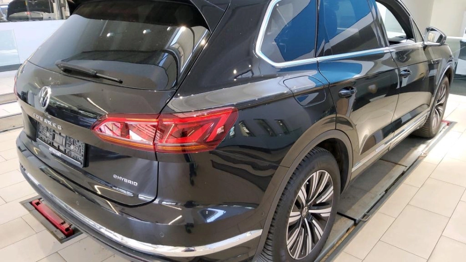 VW Touareg eHybrid Masaj Ventilatie Panoramic IQ Light Keyless Carlig - imaginea 4