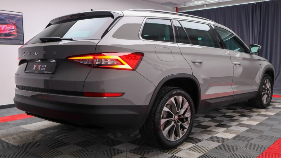 Skoda Kodiaq 2.0 TDI DSG Cockpit Lane BlindSpot ACC Ambientale Keyless - imaginea 19