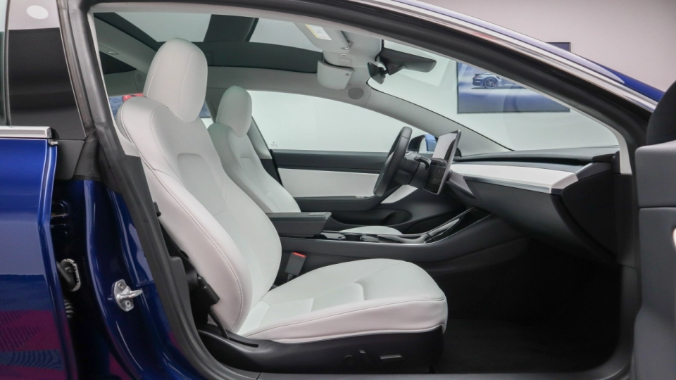 Tesla 3 LongRange DualMotor Piele Alba Garantie pana in 2028 - imaginea 23