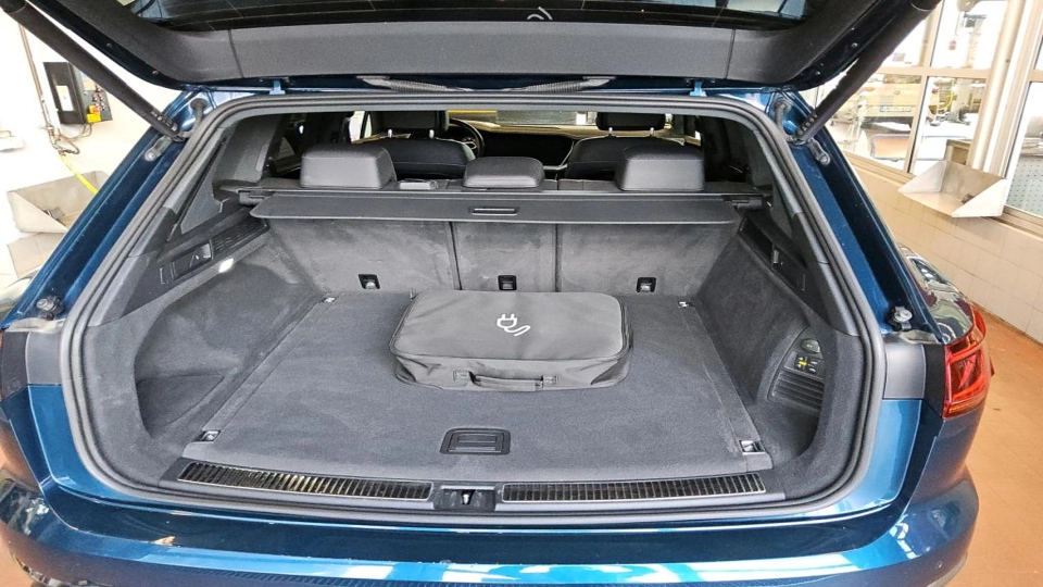 Volkswagen Touareg Elegance 4Motion 3.0 TSI Hybrid 250kW 8-Gang tiptro - imaginea 6