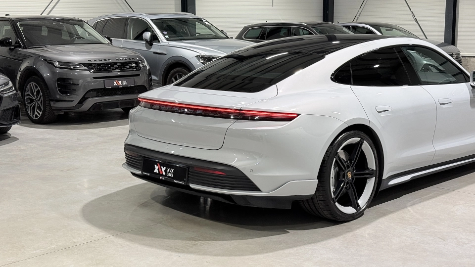Porsche Taycan Turbo Sport Trapa Ventilatie 360 Matrix Manufaktur - imaginea 14