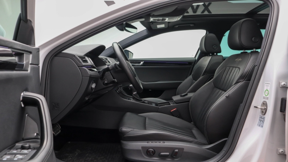 Skoda Superb Combi DSG PlugIn Pano Ventilatie Masaj Keyless ACC Matrix - imaginea 20