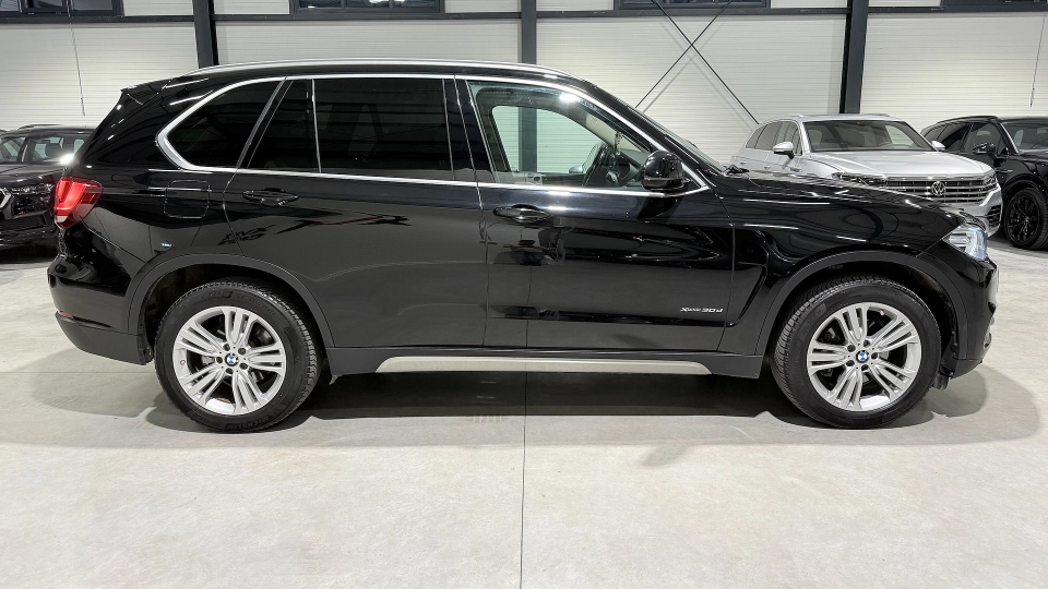 BMW X5 30d XDrive - Interior alb - Panoramic - Navi - Ambientale - imaginea 14