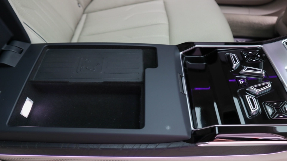 Audi A8L 55TFSI Matrix Laser B&O Pano Individual - imaginea 33