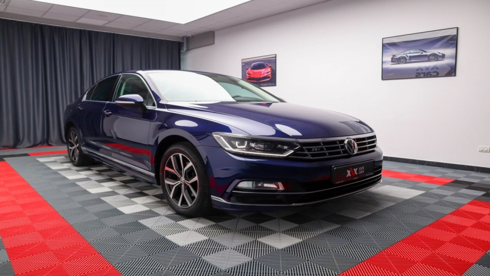 Volkswagen Passat R-Line 2.0 TDI DSG LED ACC Cockpit Navigatie Camera - imaginea 4
