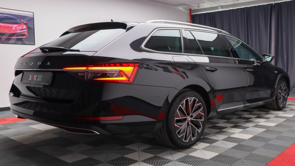 Skoda Superb 2.0TDI DSG Laurin&Klement Canton Crystal Lighting Webasto - imaginea 18