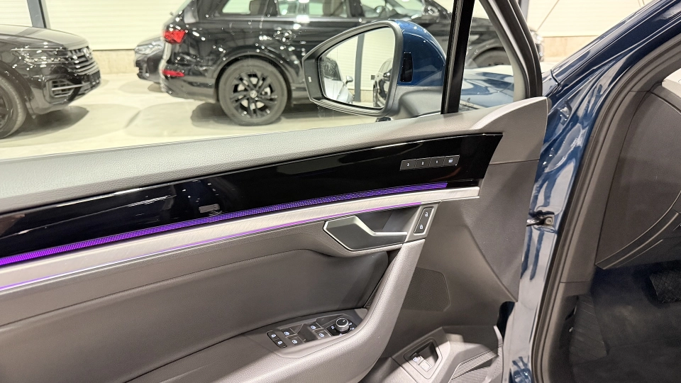 VW Touareg eHybrid Masaj Ventilatie Panoramic IQ Light Keyless Carlig - imaginea 23
