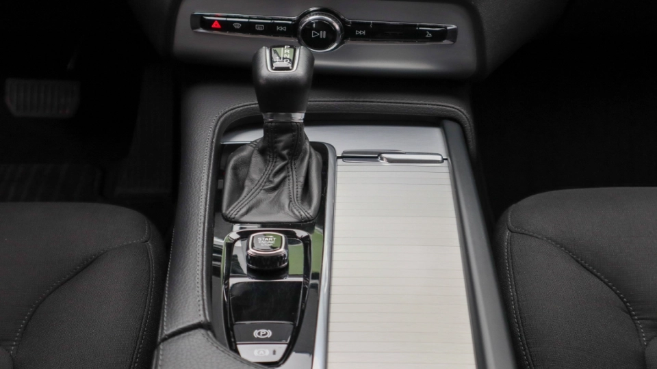 Volvo XC 90 D5 Aut 7 Locuri 4x4 Thor LED Keyless Go/Entry Virt.Cockpit - imaginea 32