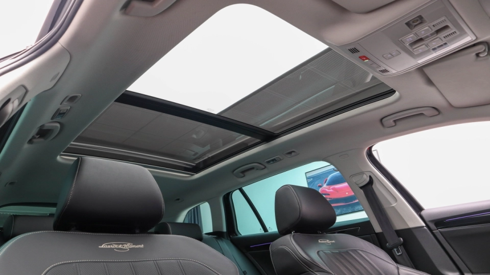 Skoda Superb Combi PlugIn DSG Laurin&Klement Matrix Ambientale - imaginea 25