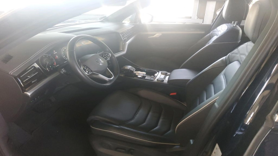 VW Touareg eHybrid Piele Puglia Ventilatie Panoramic IQ Light Carlig - imaginea 7