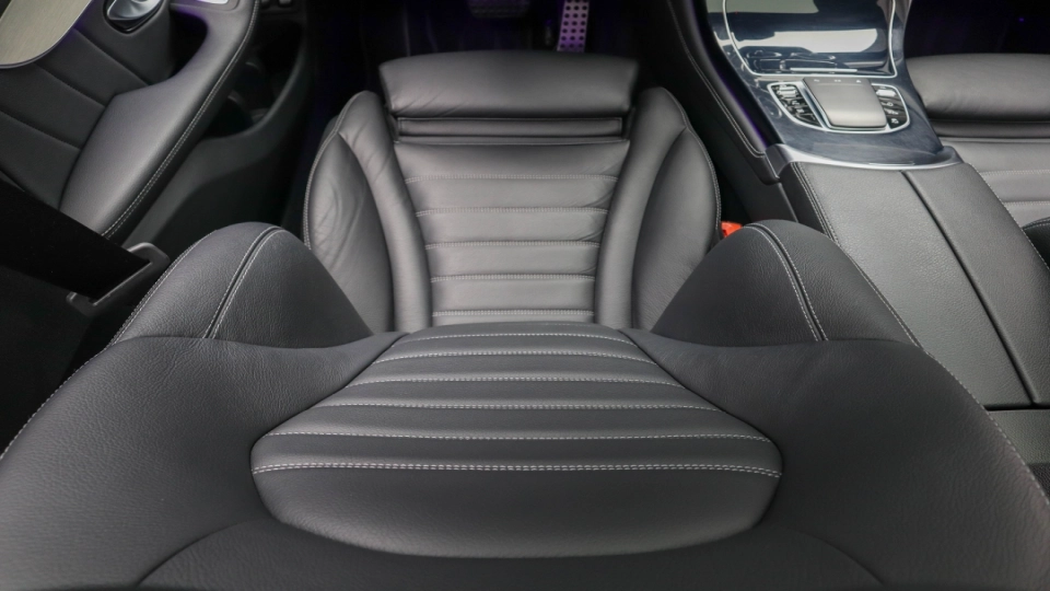 Mercedes GLC 300e AMG Burmester Ambientale Panoramic - imaginea 32
