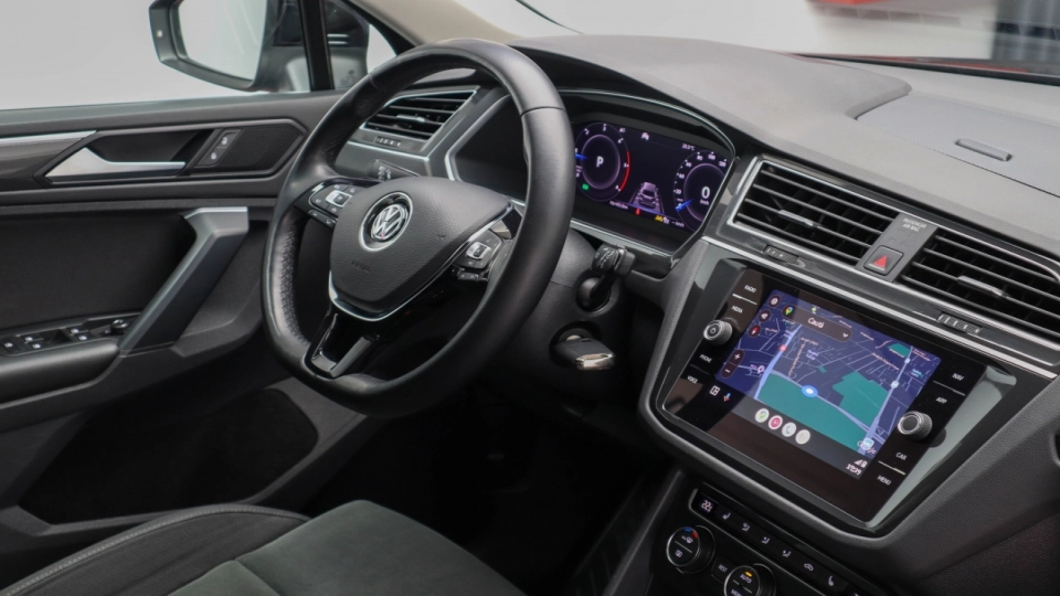 VW Tiguan 2.0 TDI DSG LaneAss BlindSpot Parktronic Cockpit Masaj ACC - imaginea 36