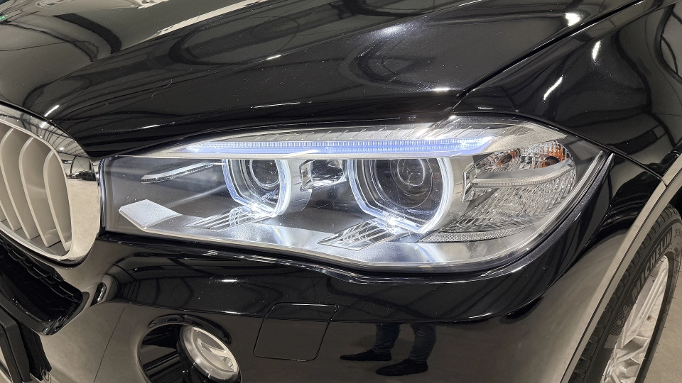 BMW X5 30d XDrive - Interior alb - Panoramic - Navi - Ambientale - imaginea 16