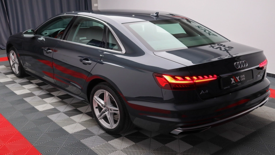 Audi A4 2.0 TDI S-tronic Advanced Camera Side Cockpit - imaginea 14
