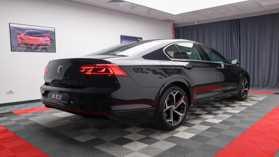 VW Passat Facelift 2.0 TDI DSG IQ Light Parktronic ACC VirtualCockpit - imaginea 10