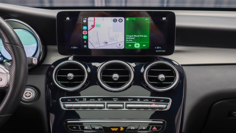 Mercedes GLC 300 de 4Matic Pachet AMG Panoramic FullKeyless Burmester  - imaginea 32