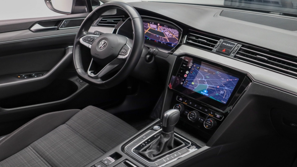 VW Passat Facelift 2.0 TDI DSG IQ Light Parktronic ACC VirtualCockpit - imaginea 30