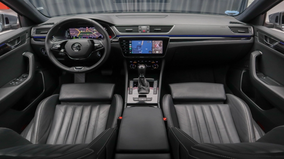 Skoda Superb Combi PlugIn DSG Laurin&Klement Matrix Webasto Ambientale - imaginea 26