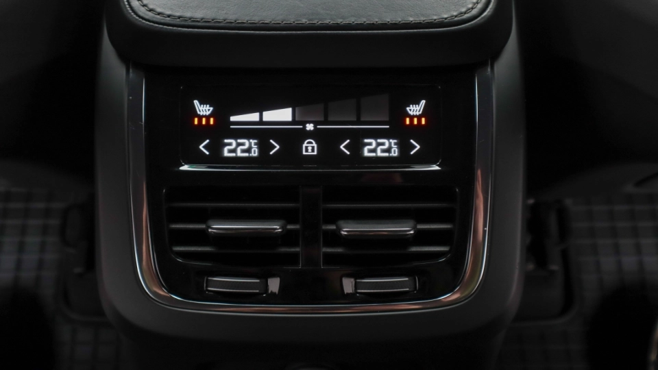 Volvo XC 90 T8 Aut. R-Design 7 Locuri Masaj Ventilatie Keyless 4x4 ACC - imaginea 20