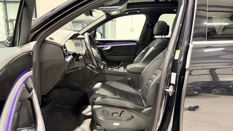 VW Touareg eHybrid Piele Puglia Ventilatie Panoramic IQ Light Carlig - imaginea 7
