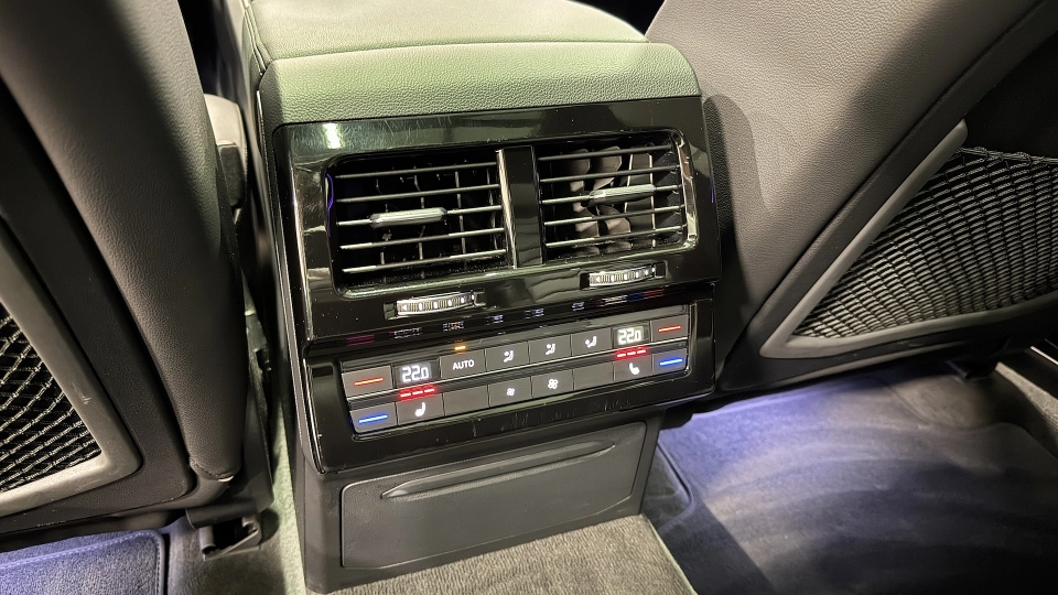 VW Touareg eHybrid Masaj Ventilatie Panoramic IQ Light Keyless Carlig - imaginea 38