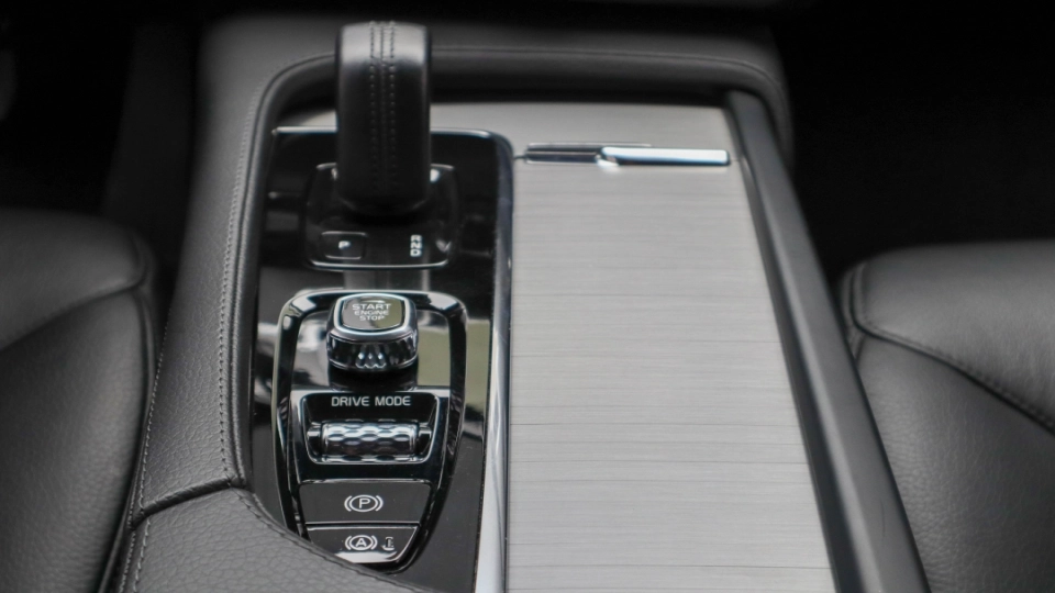 Volvo XC90 B5 Aut 4x4 HarmanKardon ACC LED Memorii Parbriz Incalzit - imaginea 28