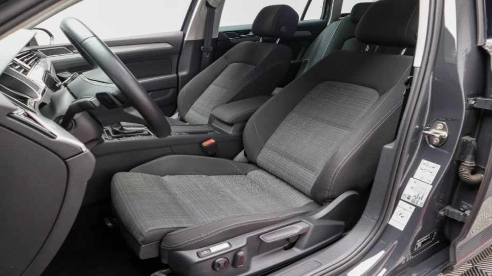 VW Passat Combi 2.0 TDI DSG IQ Light ACC Lane/Side/Front Assist Masaj - imaginea 7