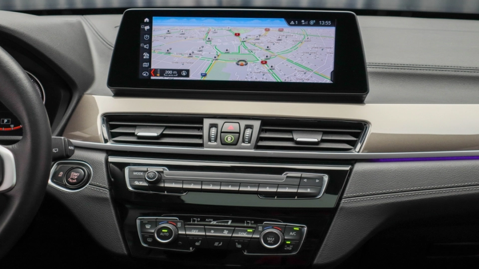 BMW X1 2.0d Aut Panoramic IncalzireAuxiliara HeadUp Ambientale BMW LED - imaginea 34