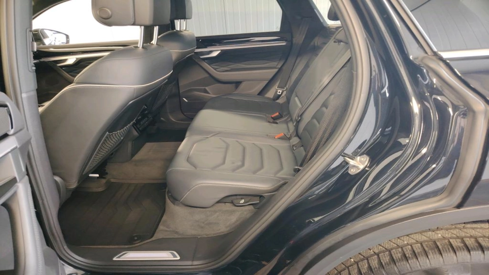 Volkswagen Touareg Elegance 4Motion 3.0 electric/TSI eHybrid 280kW 8-s - imaginea 12