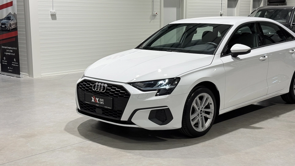 Audi A3 35 TFSI Manual Senzori spate - imaginea 10