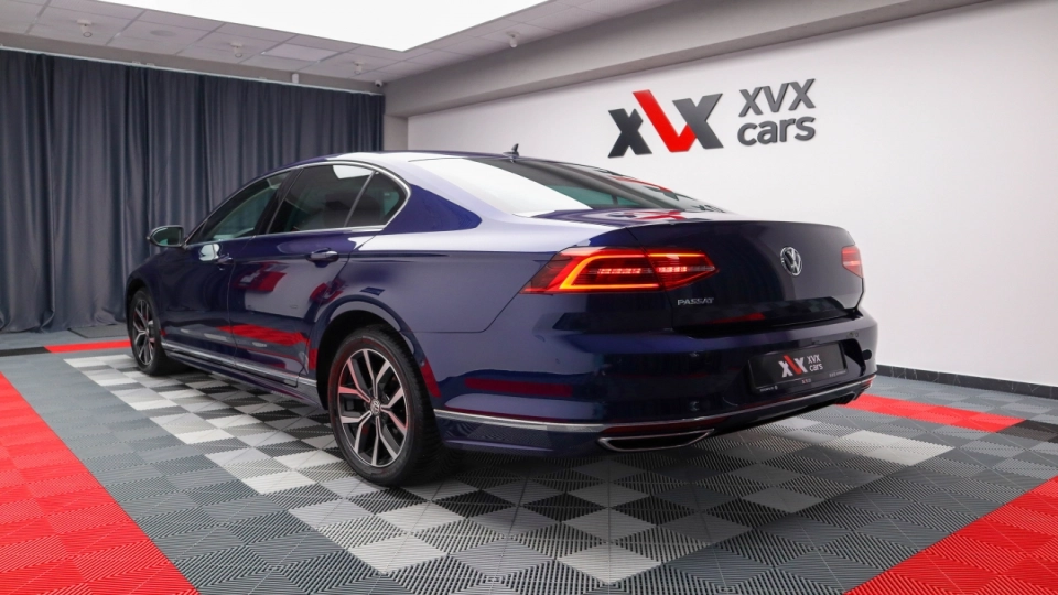 Volkswagen Passat R-Line 2.0 TDI DSG LED ACC Cockpit Navigatie Camera - imaginea 12