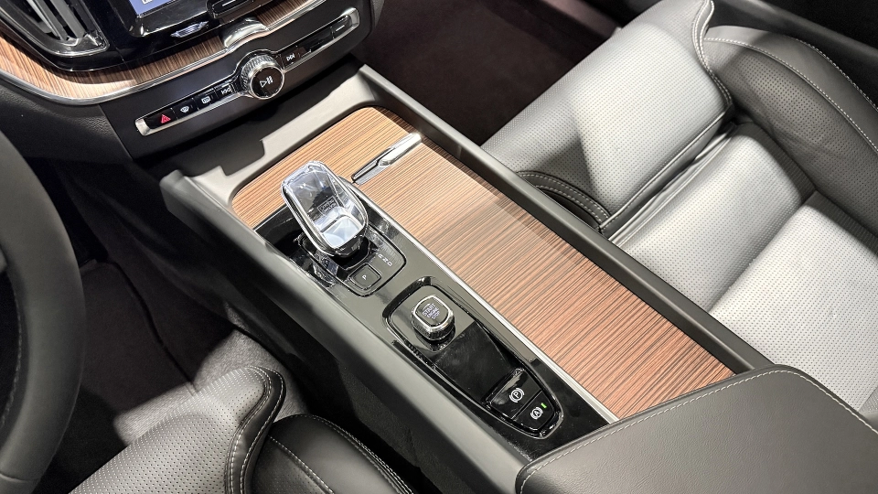 Volvo XC60 T8 Recharge Ultimate Ventilatie Masaj Camere 360 - imaginea 20