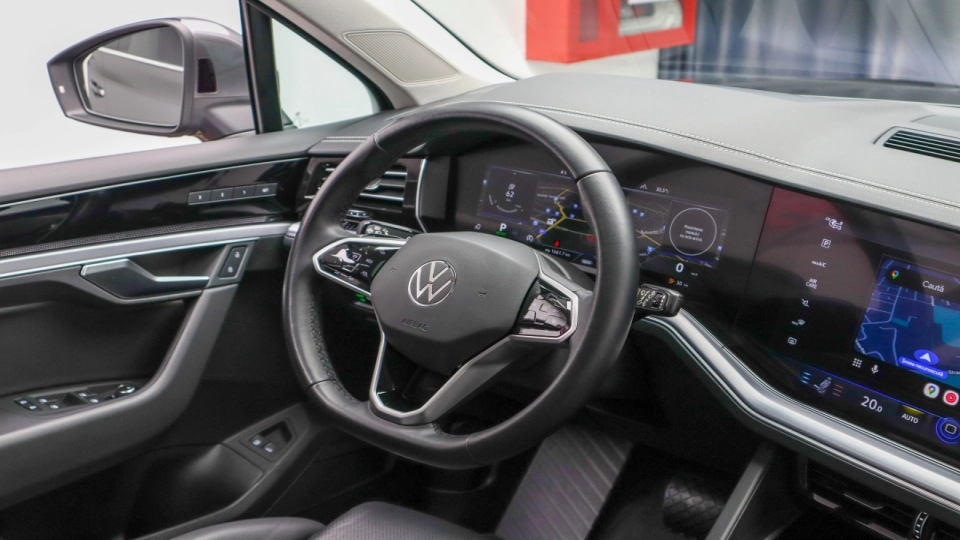 VW Touareg eHybrid Masaj Ventilatie Panoramic IQ Light Keyless Carlig - imaginea 34