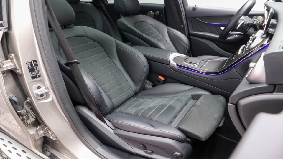 Mercedes GLC 300de Pachet AMG Panoramic Perne de Aer Keyless LED - imaginea 8