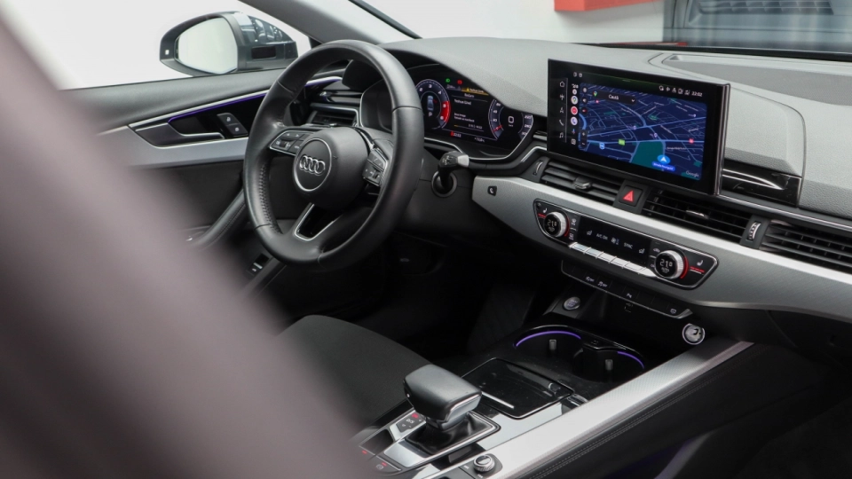 Audi A4 2.0 TDI S-tronic Advanced Camera Side Cockpit - imaginea 37