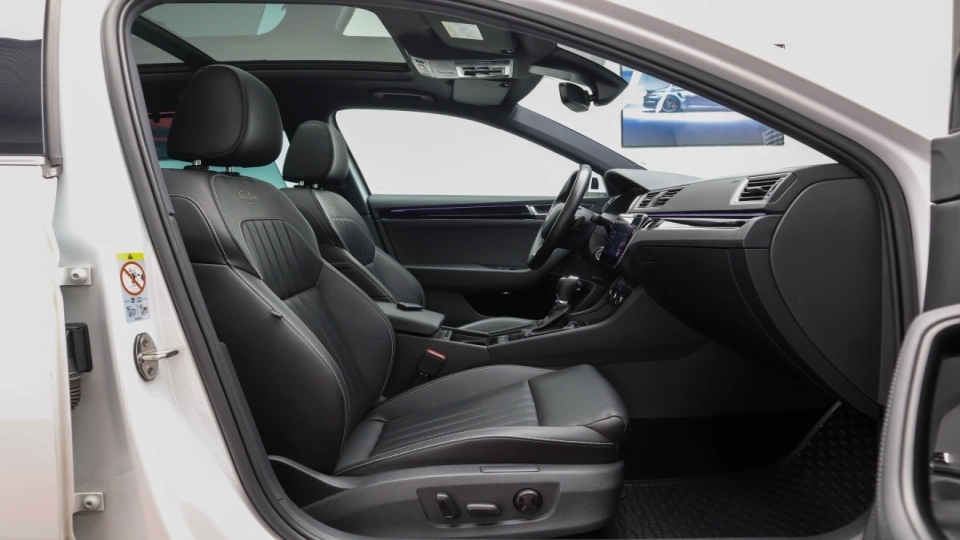 Skoda Superb Combi DSG PlugIn Pano Ventilatie Masaj Keyless ACC Matrix - imaginea 22