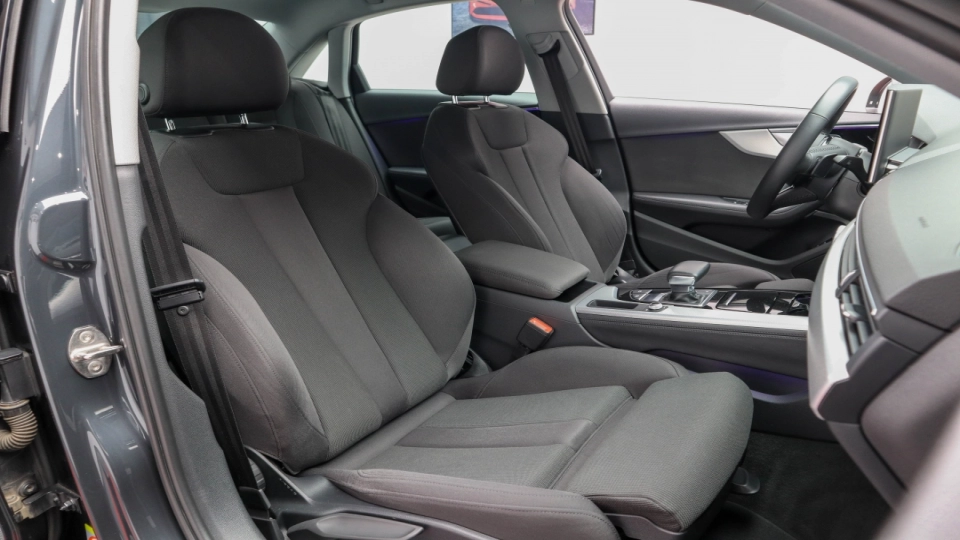 Audi A4 2.0 TDI S-tronic Advanced Camera Side Cockpit - imaginea 28