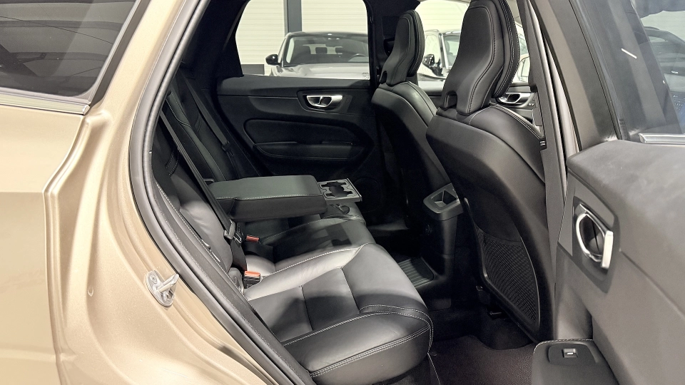 Volvo XC60 T8 Recharge Ultimate Ventilatie Masaj Camere 360 - imaginea 25