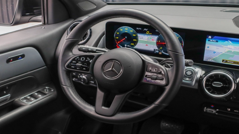Mercedes GLB 200d WideScreen ACC Camera LED 4Matic Scaune Ventilate - imaginea 27