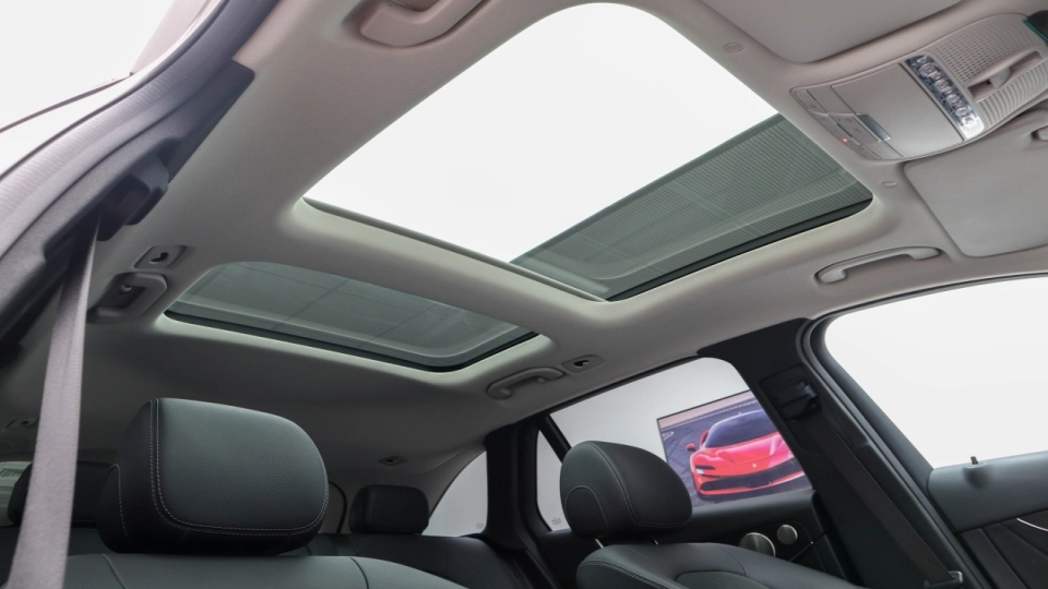Mercedes GLC 300de Pachet AMG Panoramic Perne de Aer Keyless LED - imaginea 6