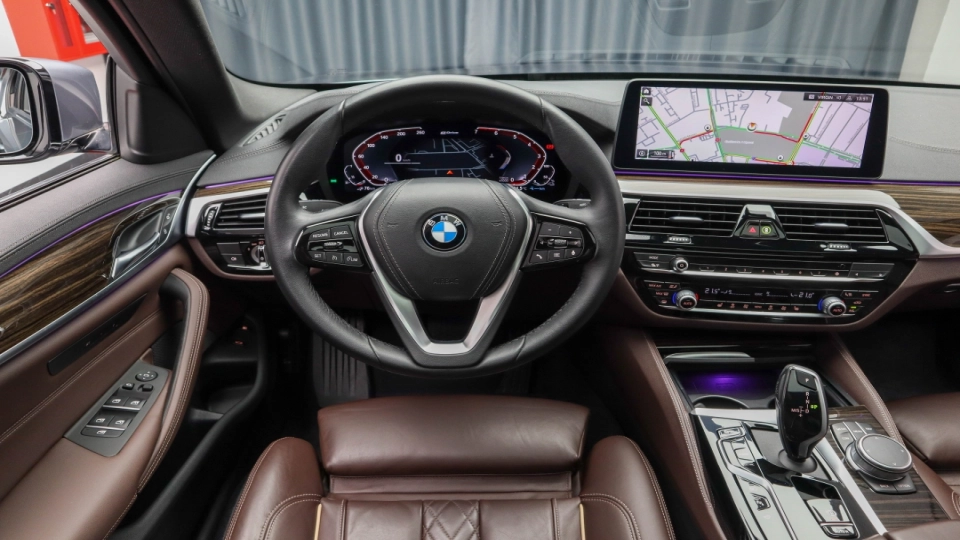 BMW Seria 530e Luxury Line Trapa Keyless Go/Entry PieleMaro Cockpit - imaginea 24