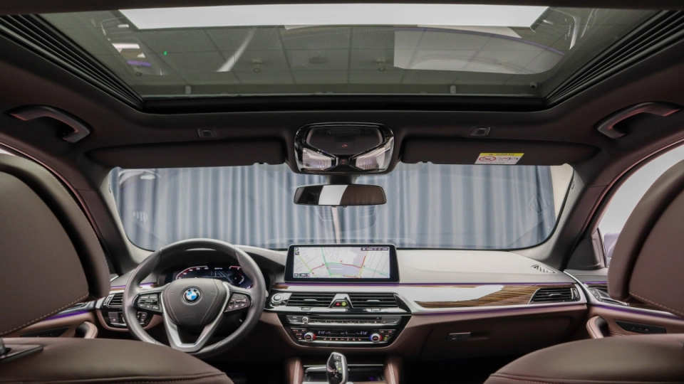 BMW Seria 530e Luxury Line Trapa Keyless Go/Entry PieleMaro Cockpit - imaginea 21