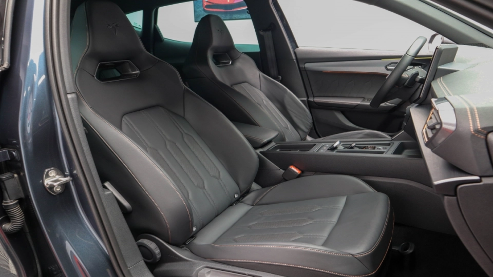 Cupra Formentor Hybrid ACC Piele LED Cockpit Carlig LaneAssist Memorii - imaginea 34